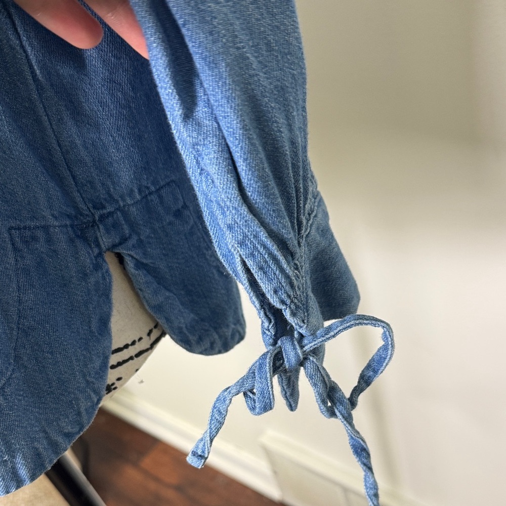 OLD NAVY Blue Denim Chambray V Neck Cotton Top SZ S Festival Beach Fall Classic - Picture 4 of 10